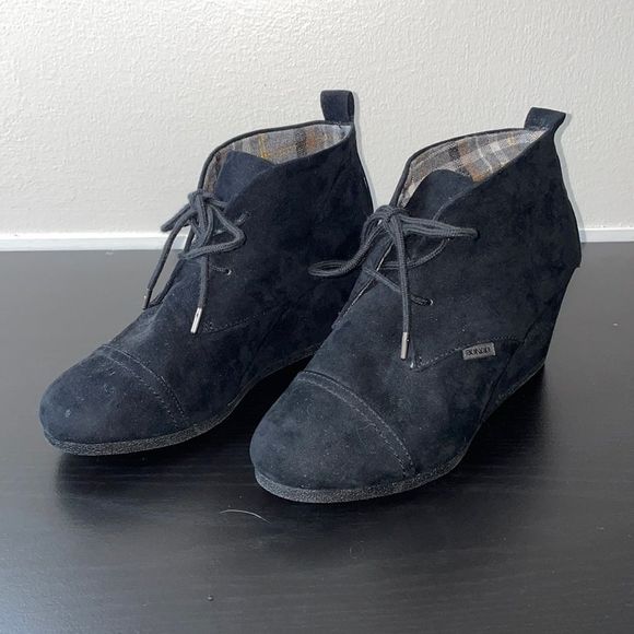 BONGO Black Women's Maddie Wedge Lace Up Ankle Booties Size 8 - Picture 1 of 9